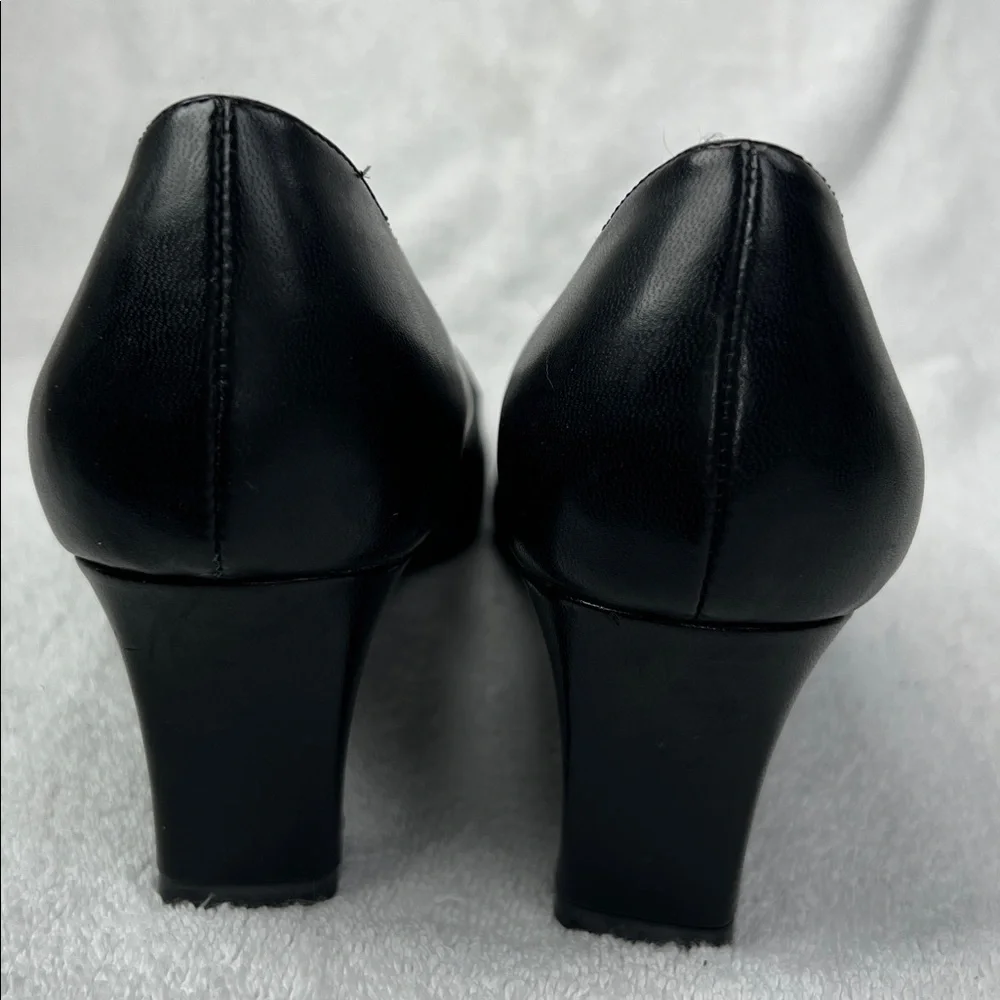 Life Stride Black Square Toe Heels- sticker removed from interior shoe - Picture 3 of 6
